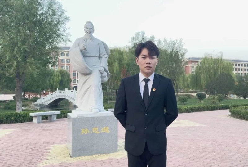 尚明月的第一张照片--济南相亲服务中心