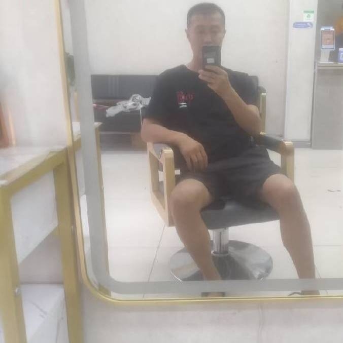 闫杰的第一张照片--济南相亲服务中心
