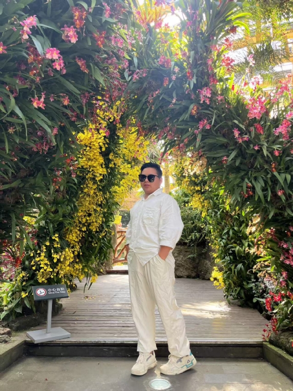 少一点的第一张照片--济南相亲服务中心