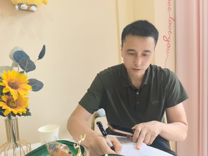 笑看一切的第二张照片--济南相亲服务中心