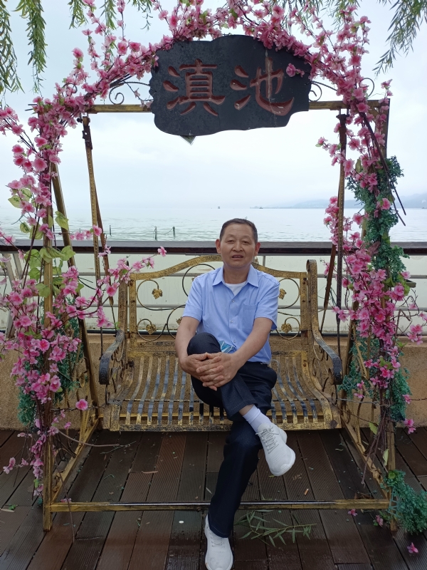 奋斗的第一张照片--济南相亲服务中心