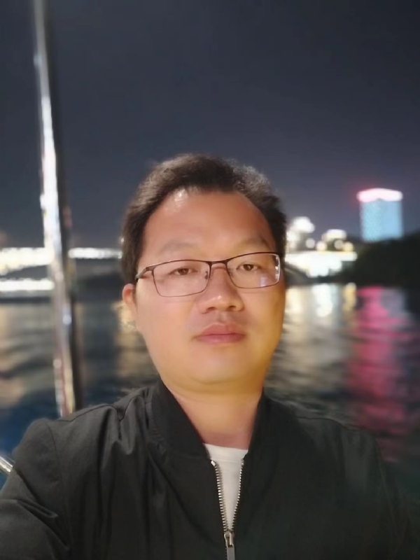 祝你平安的第一张照片--济南相亲服务中心