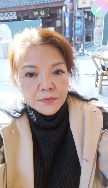 宛霞的第二张照片--济南相亲服务中心