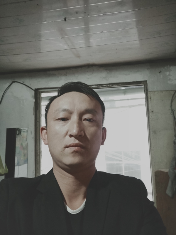 放弃爱你的第一张照片--济南相亲服务中心