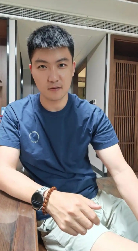 大鹏展翅的第三张照片--济南相亲服务中心