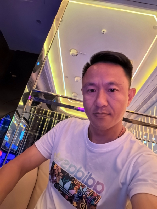 辞岸的第一张照片--济南相亲服务中心