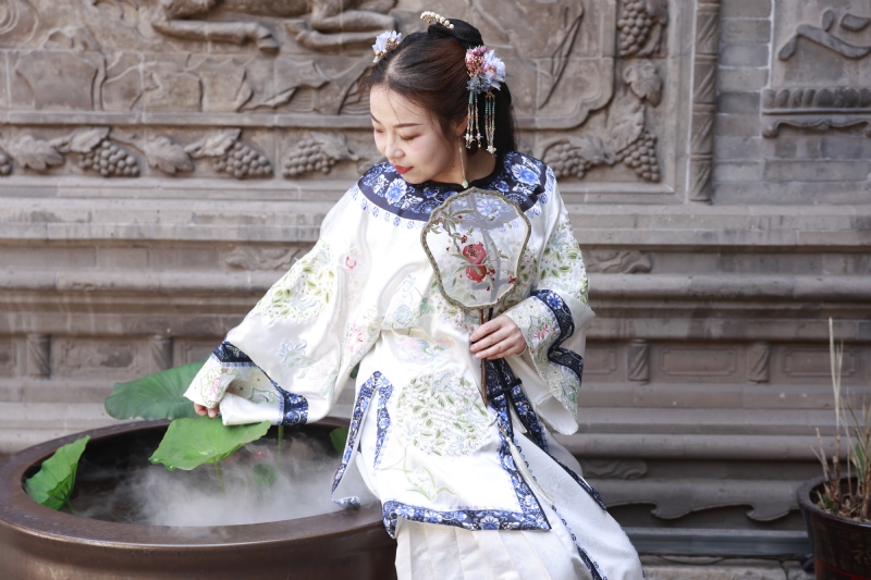 认真的雪的第一张照片--济南相亲服务中心